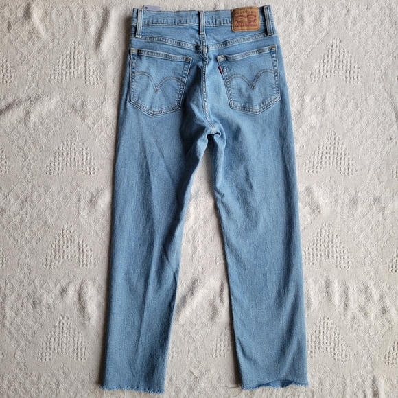 Levi's Distressed Wedgie Straight Fit 90's Casual Denim Jeasns - Picture 2 of 8